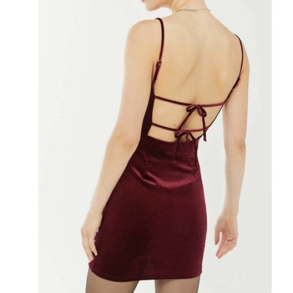 UO Genova red velvet tie back dress - Picture 2 of 7
